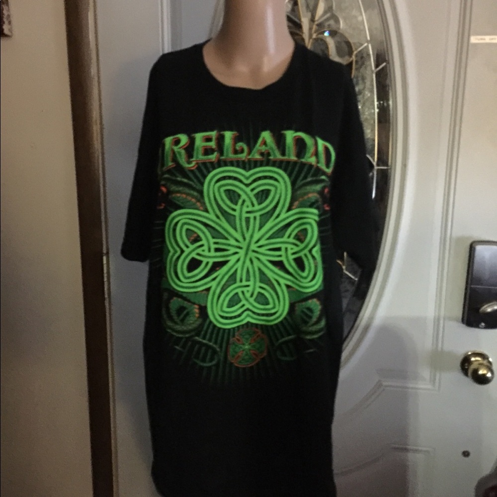 Green Celtic Cross & Snakes Women's Black T-Shirt